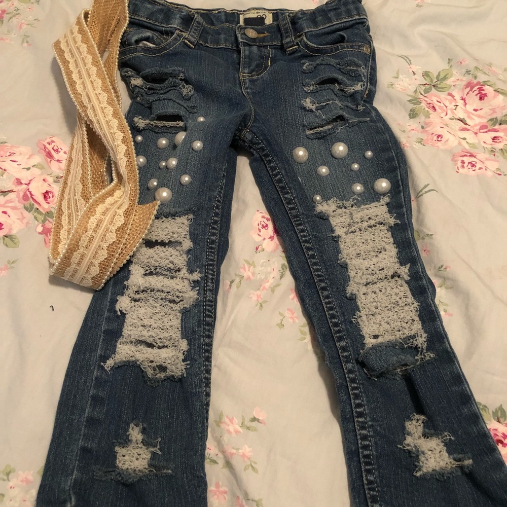 NWOT Boutique destressed denim. 3t